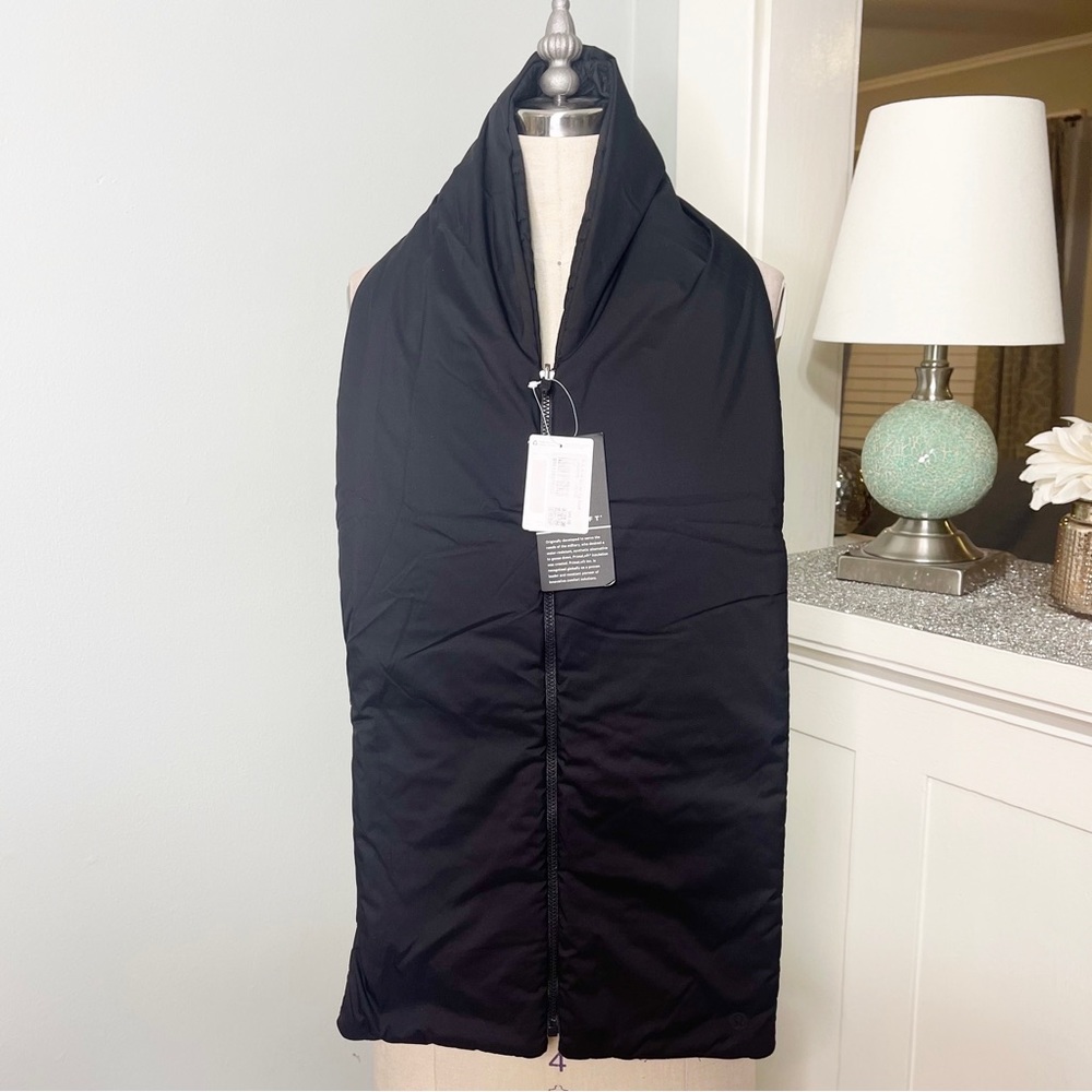 Lululemon Black Reversible Quilted Zip Scarf Unisex Nwt - Picture 8 of 14
